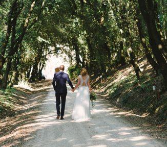 tuscan castle wedding - tuscany loves weddings