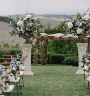 Ceremony decoration in Tuscany by Funkybirdfirenze