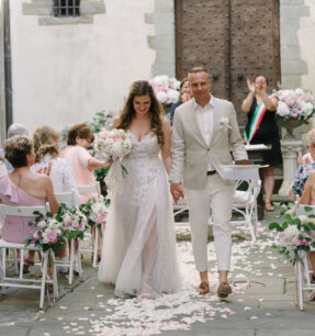 Intimate wedding in Tuscany