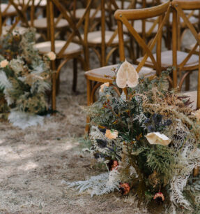 Wedding Isle decoration by Tuscany Loves Weddings and funkybirdfirenze