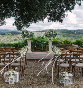 Intimate ceremony in Tuscany